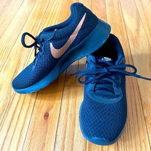 Nike TanJun Running Shoe